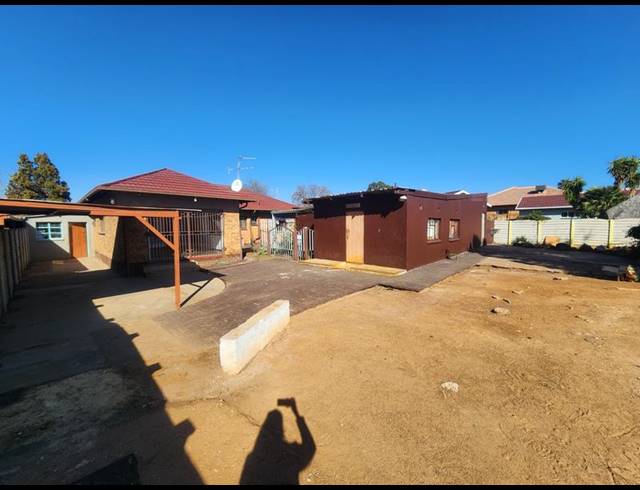 3 BEDROOM HOUSE FOR SALE IN RACEVIEW